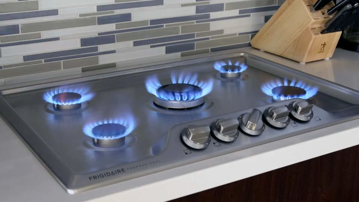 Cât de periculoase sunt aragazele, de fapt: riscul la care se expun românii, conform experților