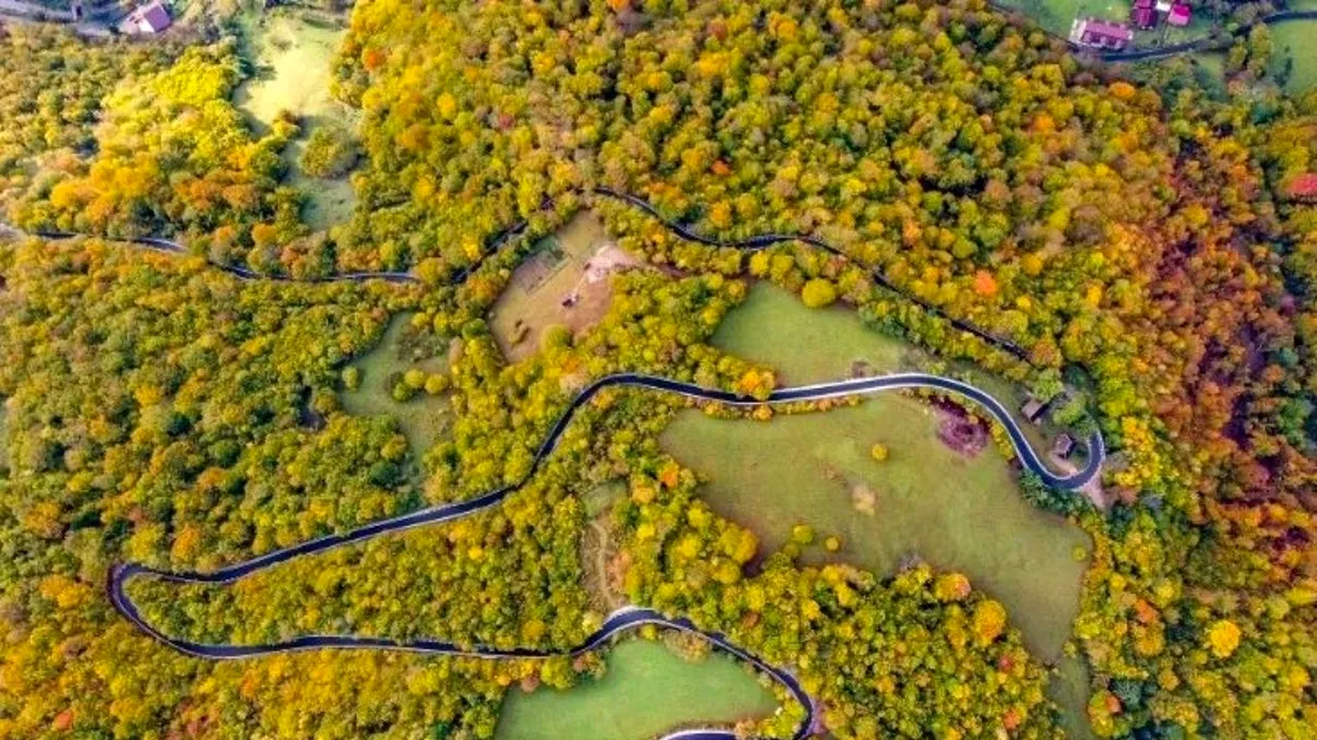 Drumul din România care te face să uiți de Transfăgărășan și Transalpina, proaspăt deschis: de ce este fascinant Drumul Apusenilor