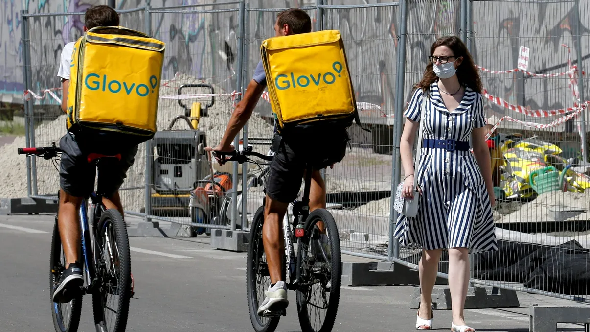 Amendă uriașă pentru Glovo: cum „a călcat pe bec” din nou gigantul