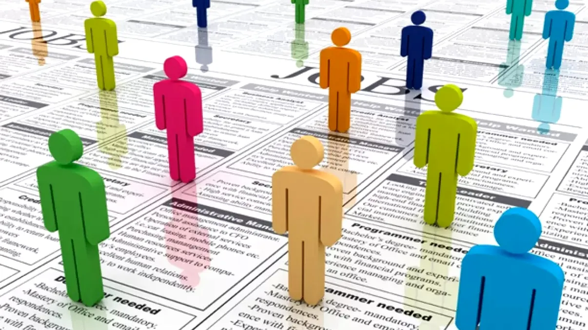 Tendințe fluide pe piața muncii, în 2023: la ce se va renunța, ce se întâmplă cu salariile