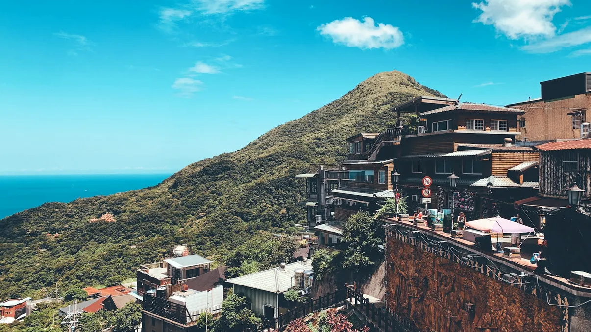 Destinația de vacanță care te plătește să o vizitezi. 500.000 de turiști vor primi bani de la stat