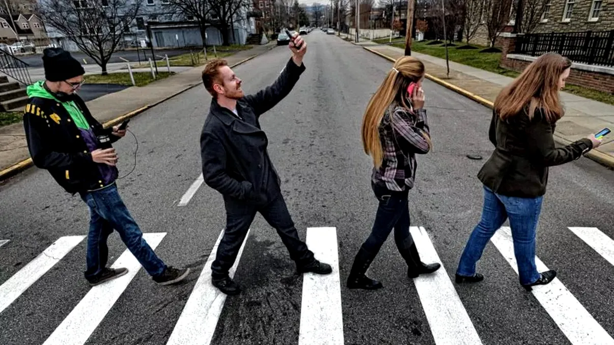 FOTO Prima localitate din România cu un sistem inteligent pentru pietoni. Cum funcţionează, șoferii sunt uimiți