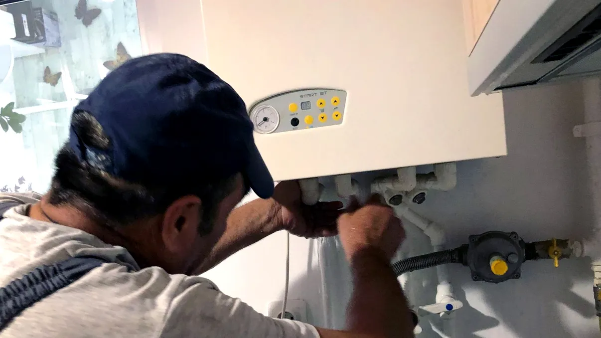 Vestea momentului pentru românii cu centrale de apartament. Ar putea dispărea definitiv, e lege