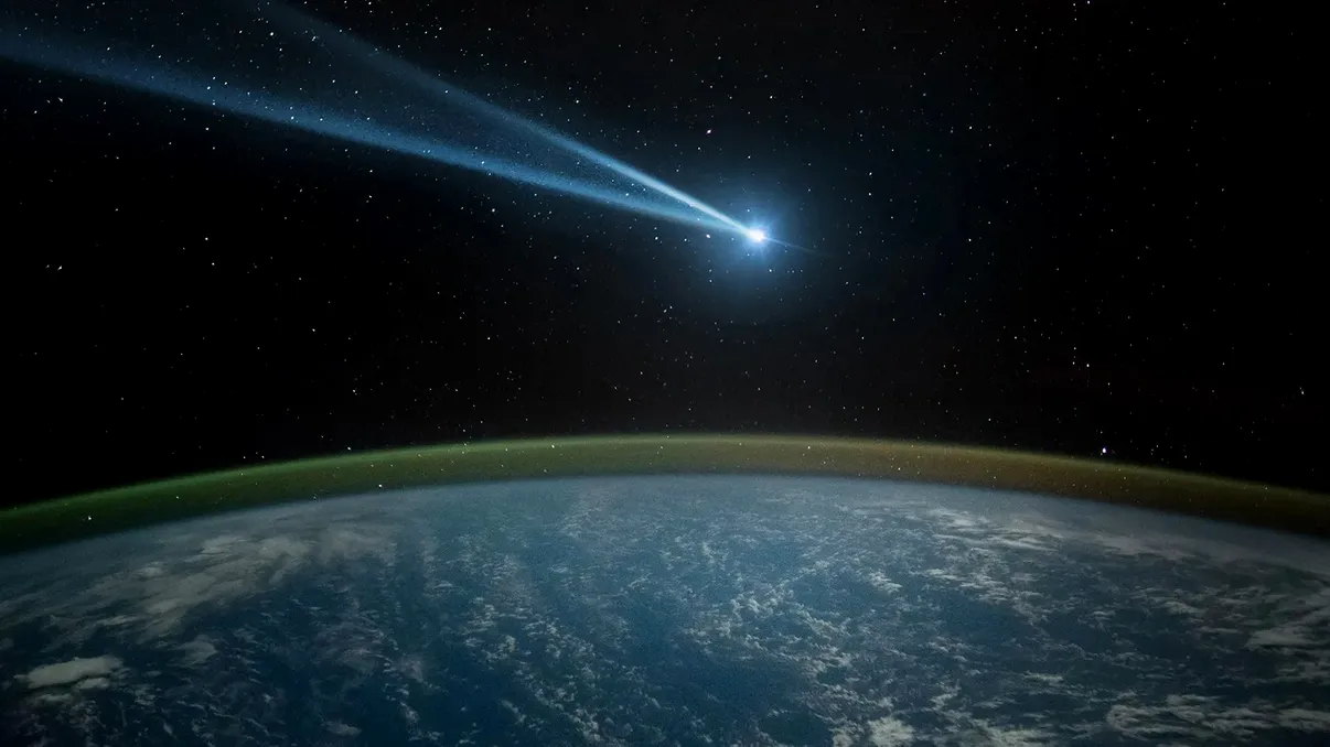 Meteoritul „surpriză” care a luminat cerul european: cine l-a putut vedea, de unde
