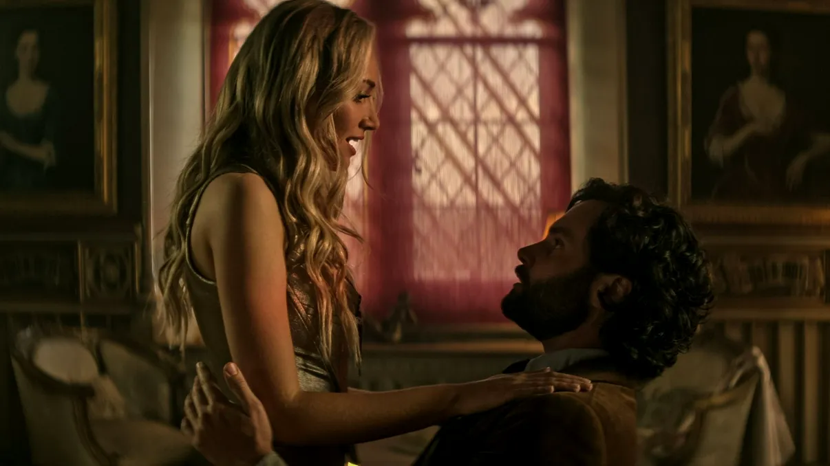 REVIEW You - prima parte a sezonului patru - serialul Netflix care încearcă să se resusciteze cu un mister ce amintește de Agatha Christie