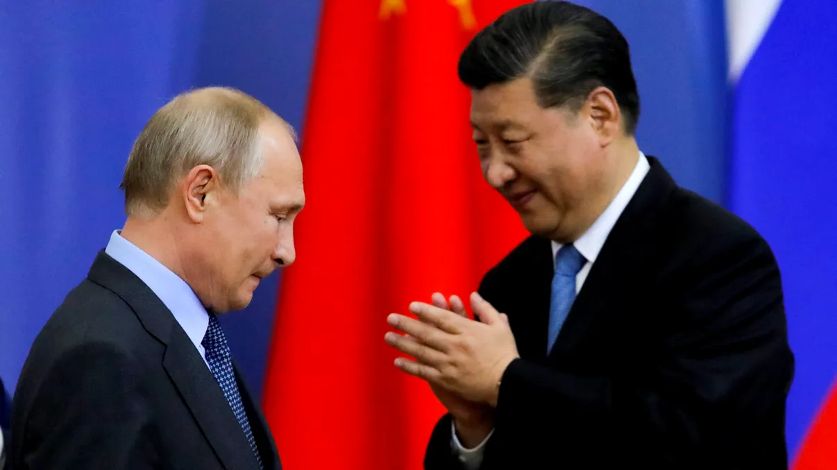 China îi întinde o mână de ajutor lui Putin și face un anunț major: „Suntem pregătiți să consolidăm relațiile cu armata rusă”