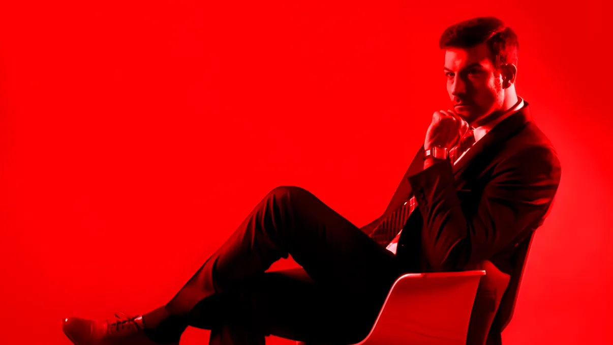 De ce nu este sănătos să stai picior peste picior. Explicația neașteptată oferită de un specialist