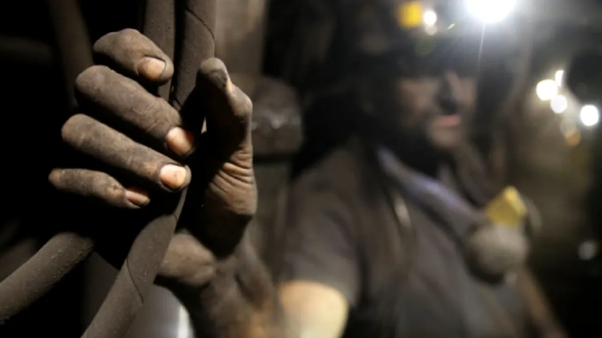 Nou incident grav la CE Oltenia, după moartea a trei mineri. Un muncitor cu arsuri, transferat la București