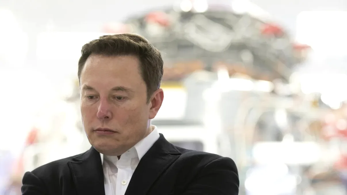 Elon Musk susține că pierde bani cu Twitter: ce le-a spus angajaților săi