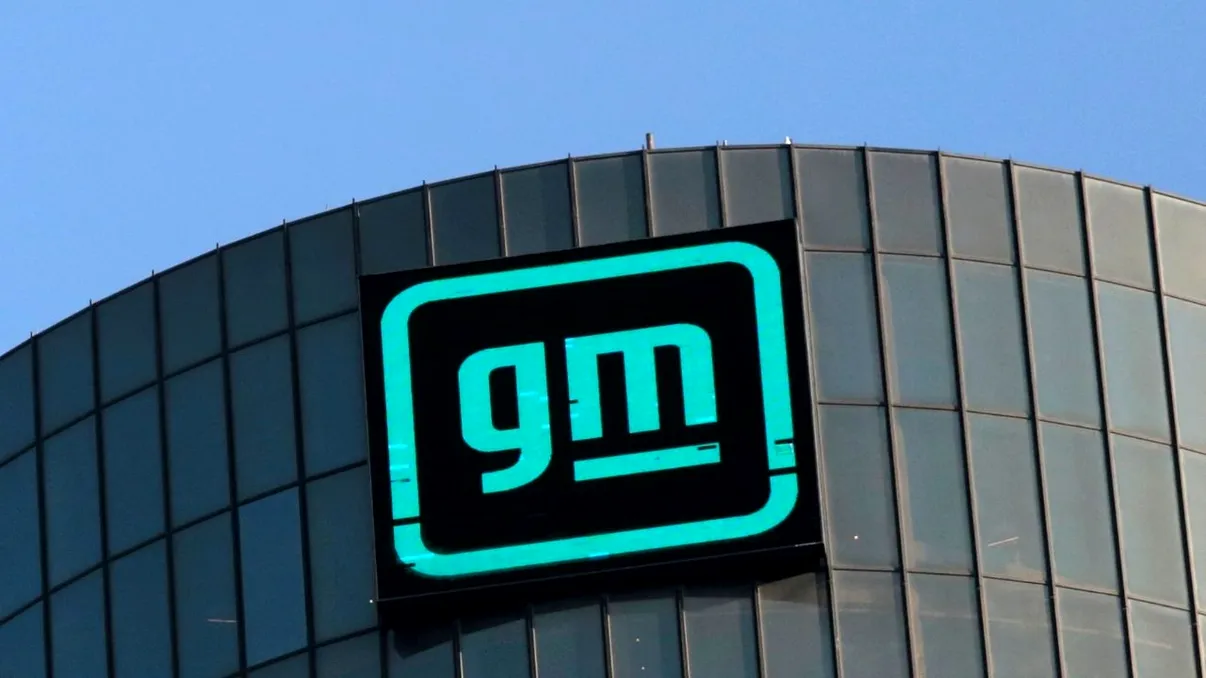 GM aduce ChatGPT pe mașinile sale: la ce ajută inteligența artificială