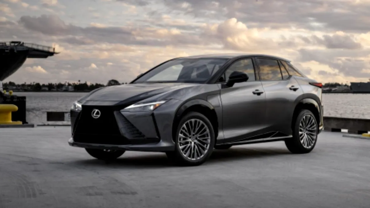 Toyota nu uită de marca sa de lux: când apare Lexus RZ 450e
