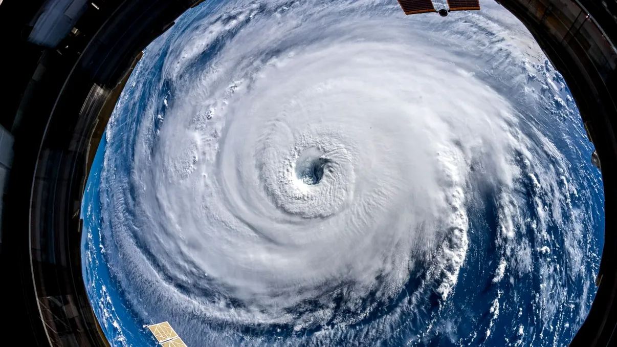 Uraganele ocolesc zona Ecuatorului: motivul bizar pentru care se întâmplă asta