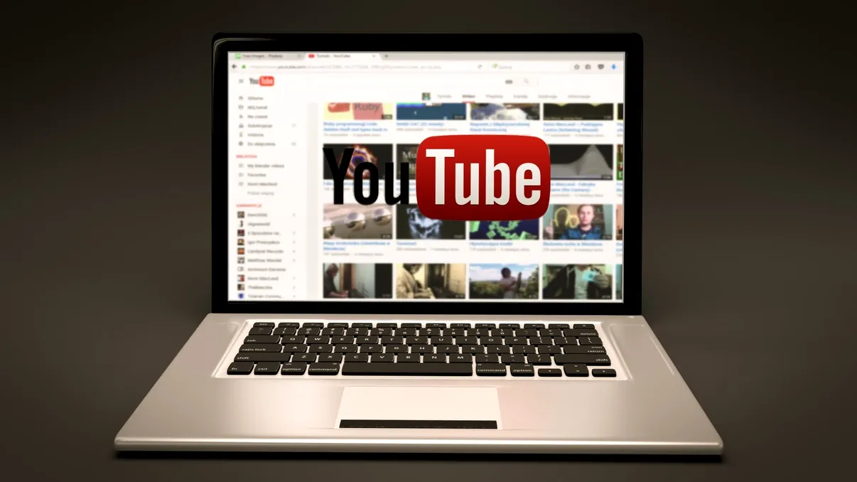 Cele mai populare canale de YouTube în România, cu rele și cu bune, prezentate cu ocazia aniversării de 10 ani