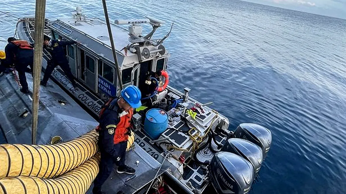 Descoperire neobișnuită a pazei de coastă. „Nava fantomă” avea o încărcătură care valorează o avere