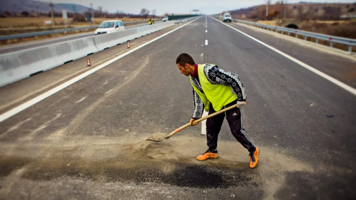 De ce nu avem autostrăzi în România: explicația ”rece” a unei inteligențe artificiale care îți va ridica părul pe mână