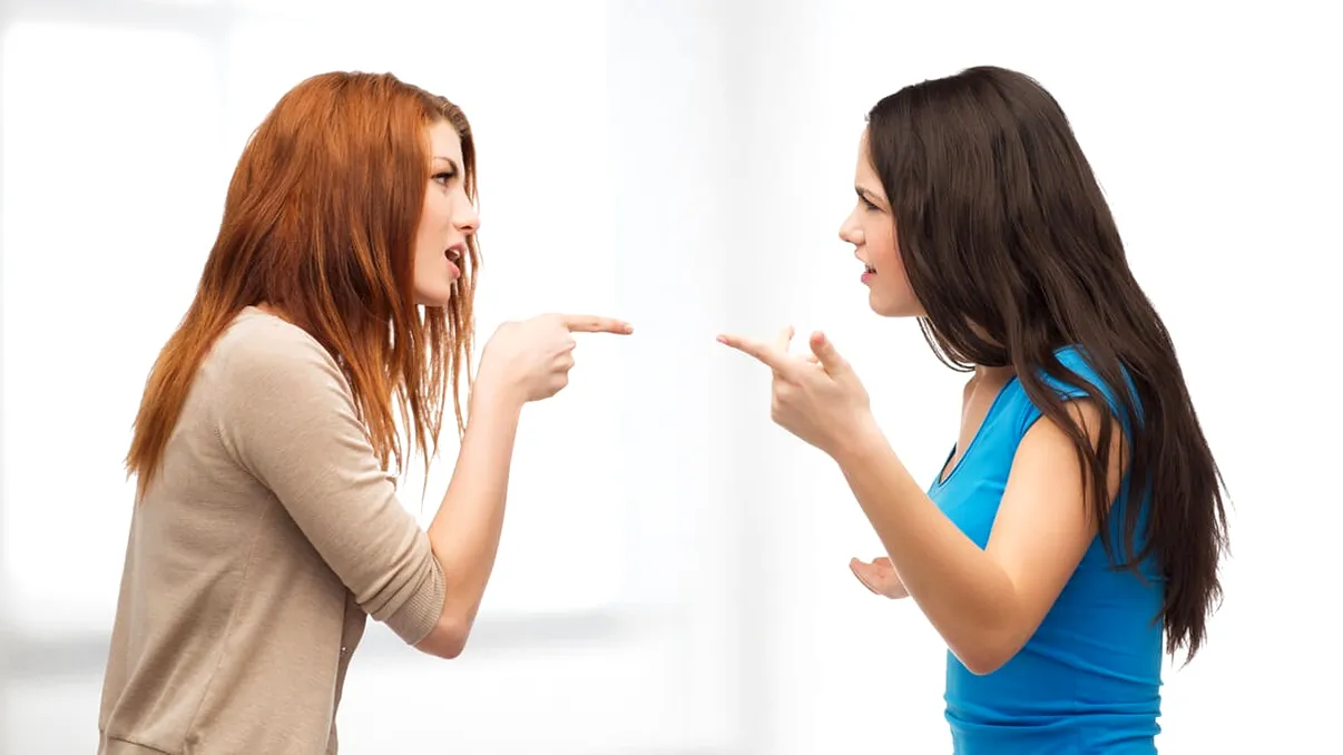 Când vine vorba de conflict, poți fi un ursuleț de pluș sau un rechin: ce personalitate ai, conform psihologilor