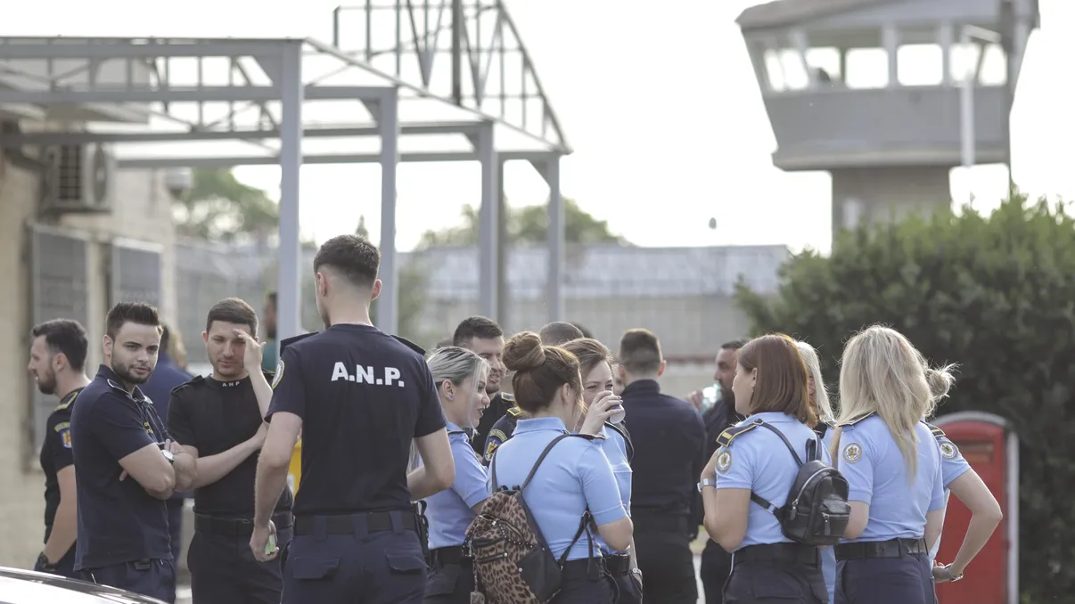 Proteste în penitenciarele din România. Predoiu: „E nevoie urgentă de angajați”. Ce plan are Ministerul Justiției