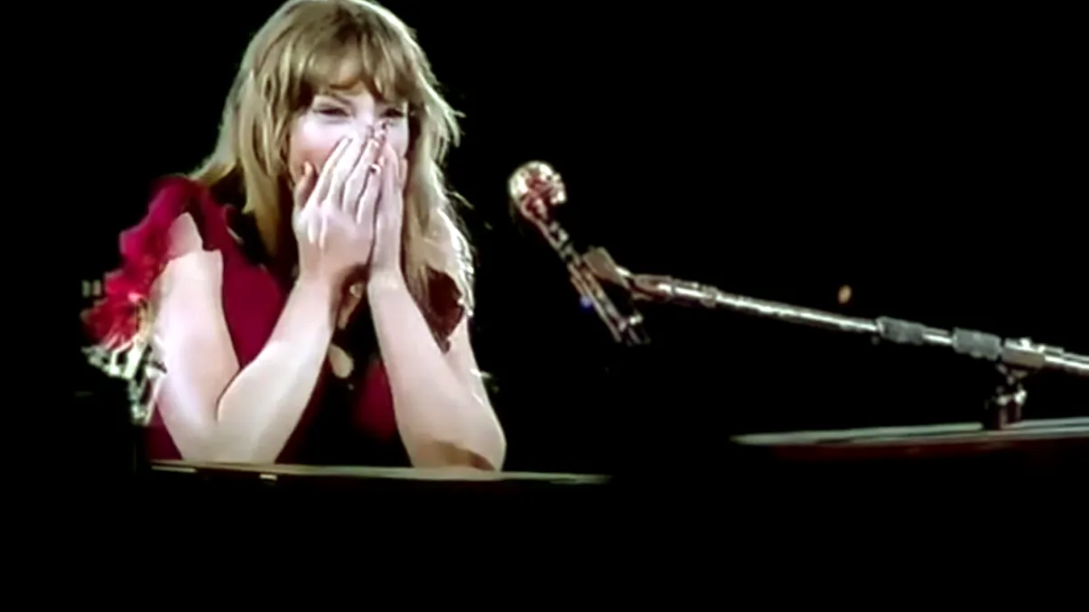 Moment straniu la un concert. Pianul a început să cânte singur. Reacția cântăreței Taylor Swift a devenit virală