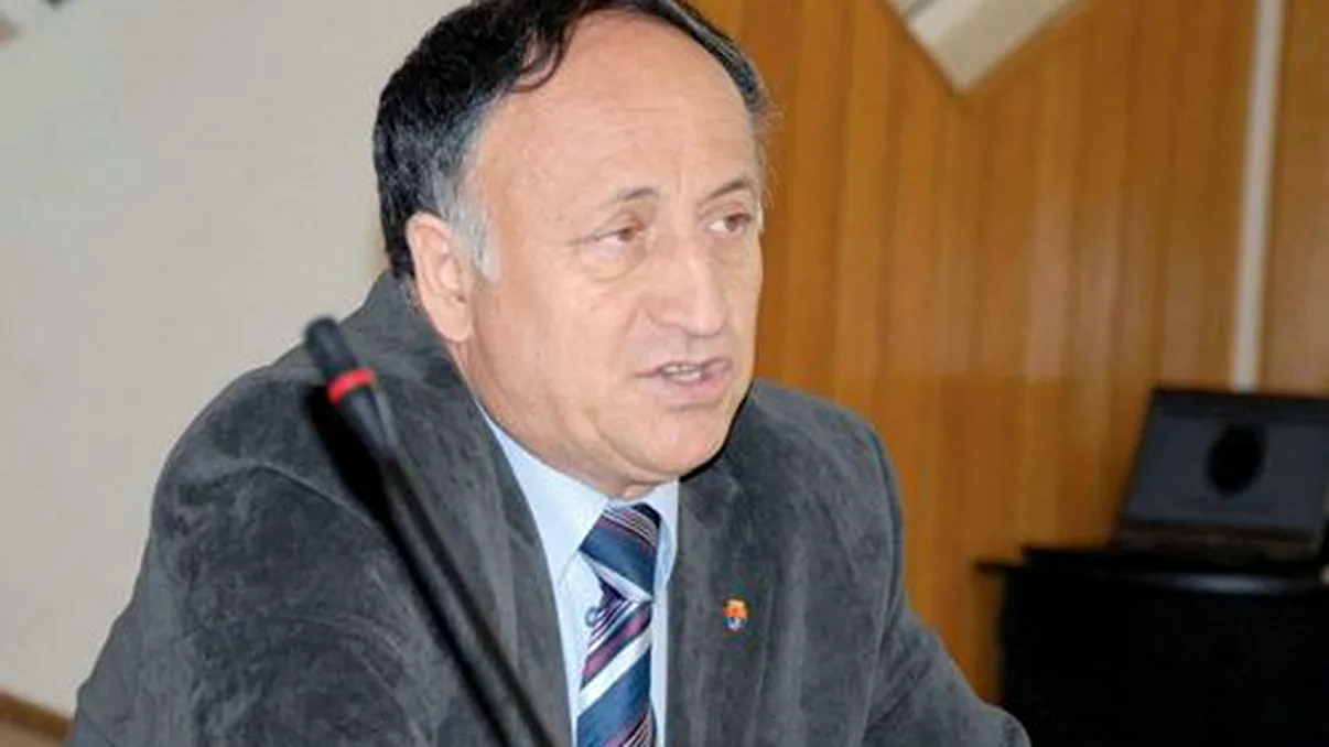 Patru ani de închisoare pentru fostul primar din Pitești, jumătate din sentința inițială. Cum a scăpat fiica sa basma curată