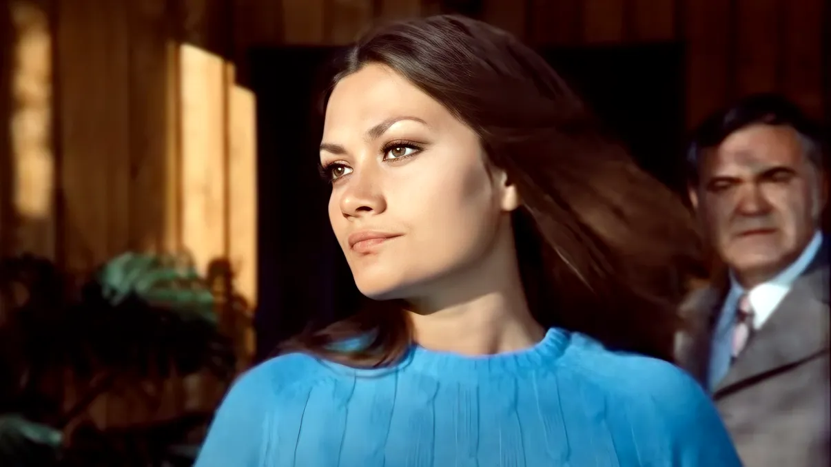 Face valuri după un singur film, doar ca să dispară misterios din România: actrița părea să fie o revelație, însă moare printre străini