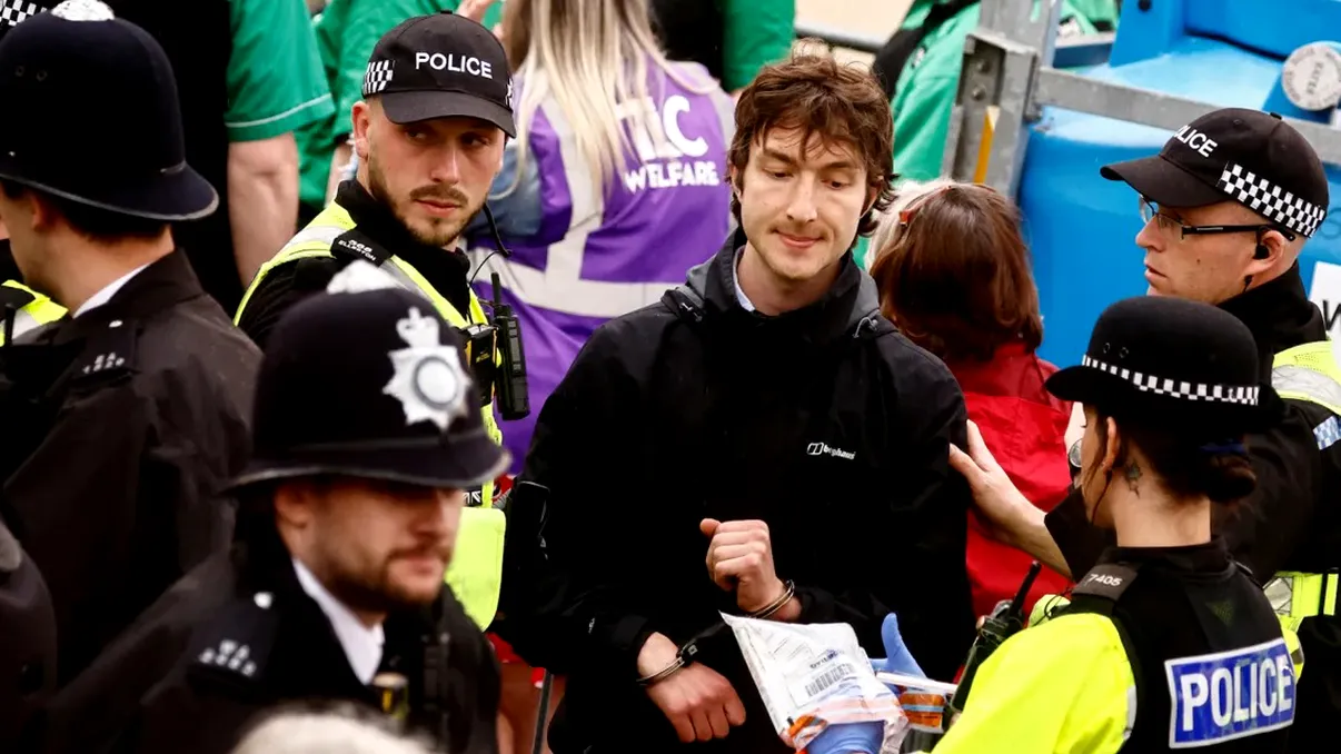 CNN: lideri anti-monarhie arestați înainte de încoronarea regelui Charles. „Mai ceva ca într-un stat polițienesc”