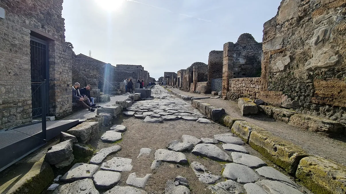Descoperirea fascintantă de la Pompeii: ce au găsit arheologii sub ruine