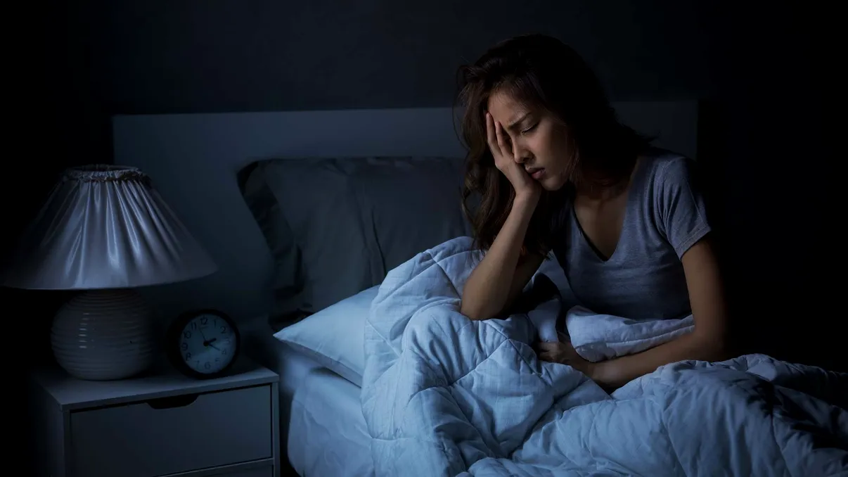 Dacă faci acest lucru, o să ai o insomnie și mai gravă: ce spun psihologii