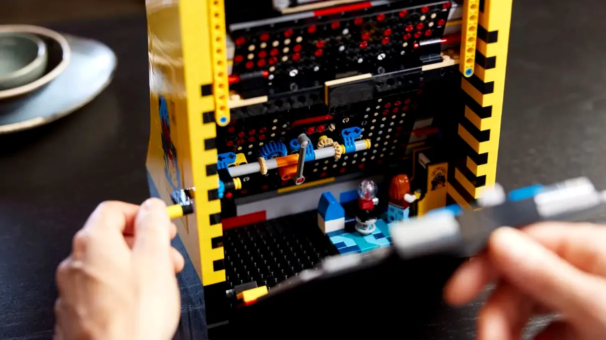 Lego „ți-l readuce la viață” pe bătrânul Pac-Man: ce știm despre marea lansare, până acum