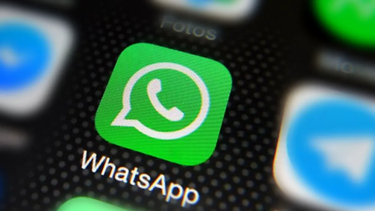 WhatsApp nu te întregistrează fără voia ta, Android e de vină: care este explicația