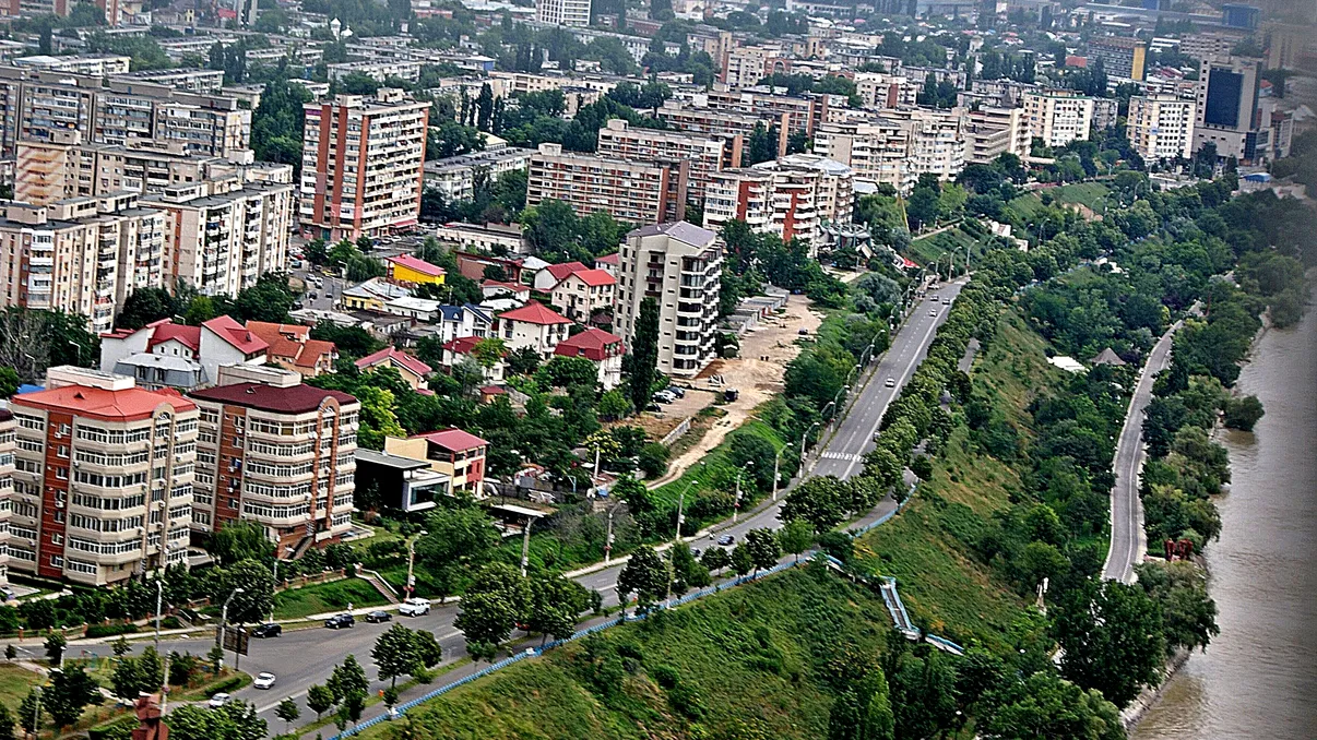 Orașul din România binecuvântat de natură, dar uitat de autorități. Românii „fug mâncând pământul” și e trist