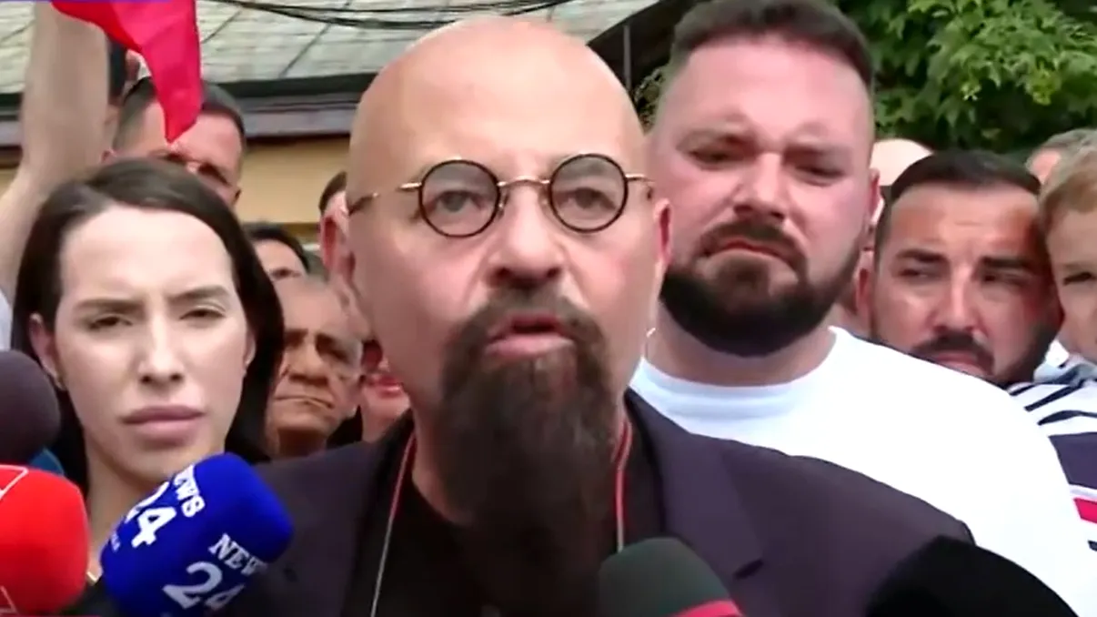 Piedone a fost achitat și eliberat. Primele declarații, după ieșirea din Penitenciarul Jilava, în aplauzele susținătorilor. ”Voi fi repus în funcție, nu voi cere despăgubiri” - Update 