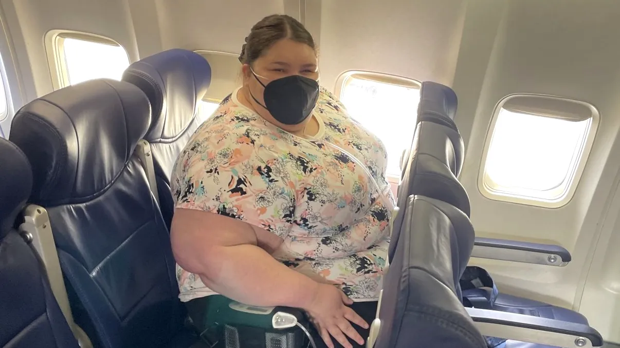 „Plătim dublu pentru aceeași experiență”. Persoanele supraponderale se revoltă pentru că plătesc două locuri în avion