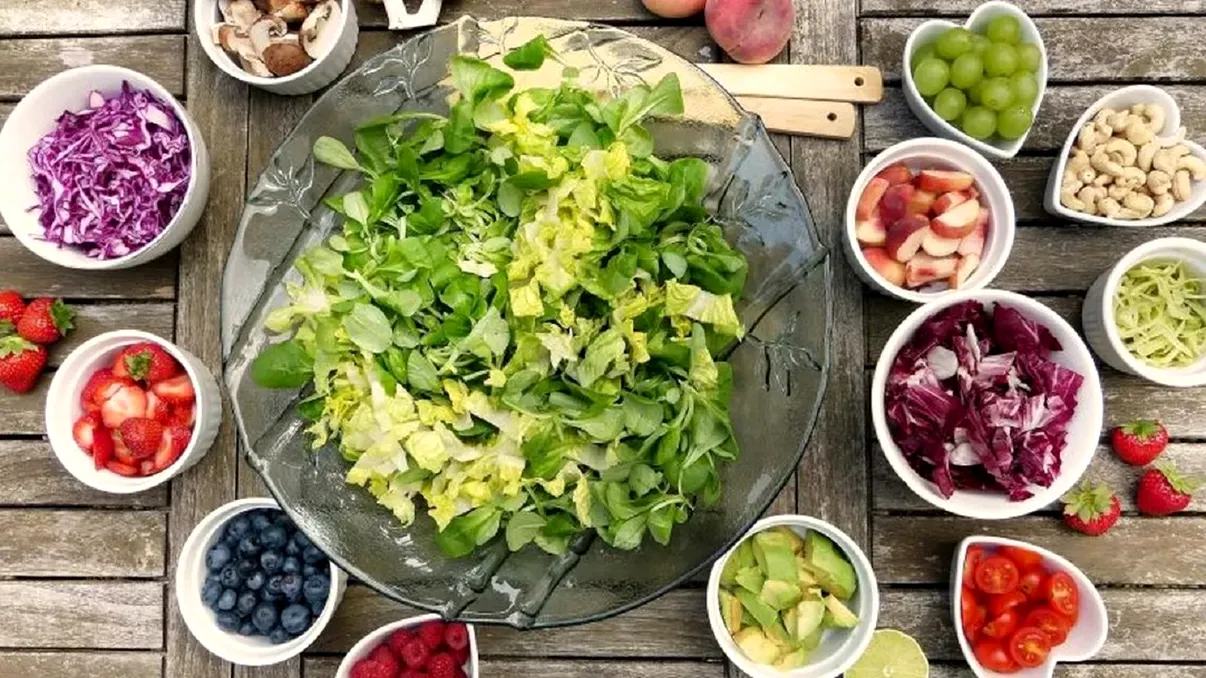 Dieta vegană poate salva Pământul: diferența față de cea care include și carnea