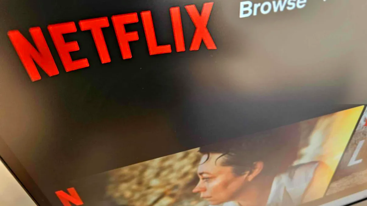 Vei plânge nonstop timp de două ore la filmul ăsta de pe Netflix. A rupt topurile în România