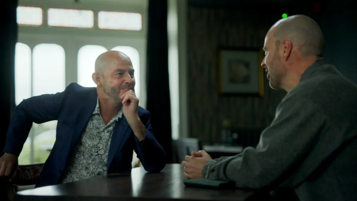 Un copil aruncat la gunoi și-a găsit, după zeci de ani, fratele. Totul după ce a primit cadou un test ADN