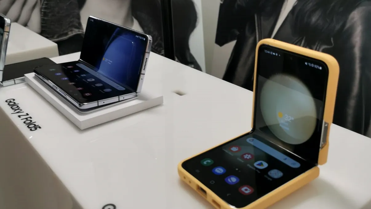 Samsung Galaxy Z Flip5 și Galaxy Z Fold5: cele mai noi smartphone-uri ale brand-ului, lansate oficial la Samsung Unpacked