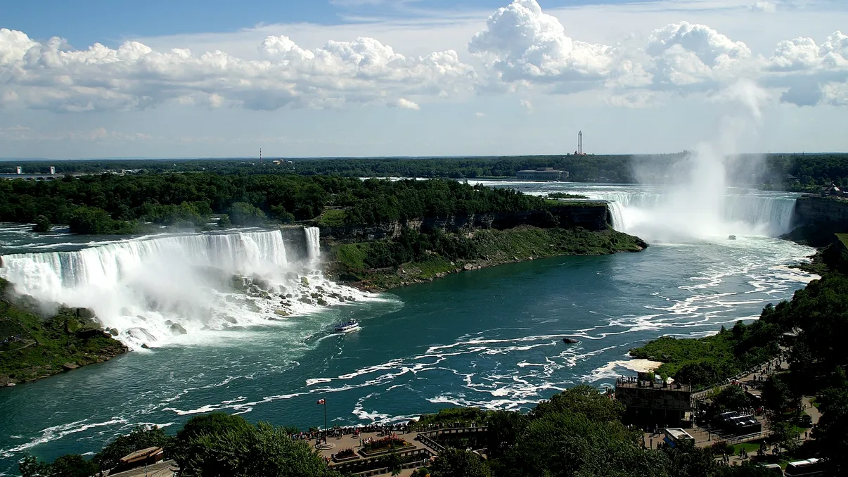 Ziua în care Cascada Niagara a rămas fără apă: descoperirile macabre care au fost făcute când a secat