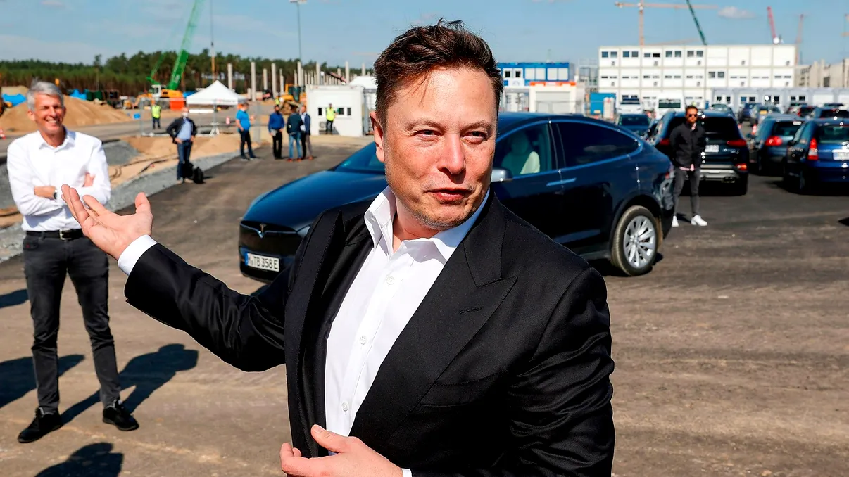 Mogulii Tesla, lăsați fără salarii: ce sumă trebuie să returneze, de ce