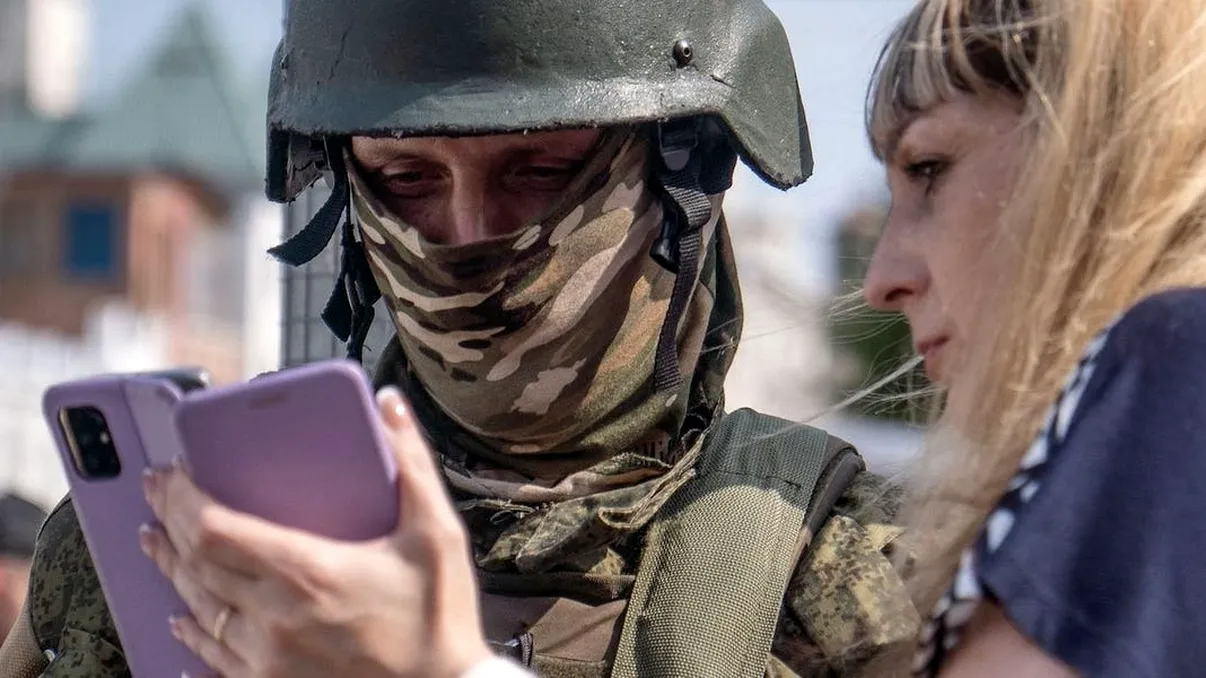 Metoda inedită prin care femeile din Ucraina îi conving pe soldații ruși să dezvăluie secrete militare: legătura cu inteligența artificială