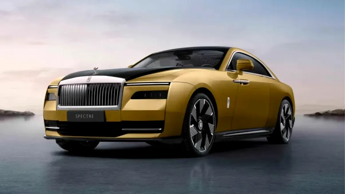 Rolls Royce a anunțat o politică ciudată: ce se întâmplă dacă vinzi modelul Spectre