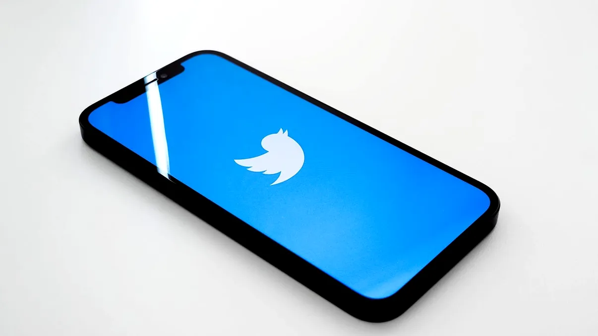 Twitter se transformă în Facebook: ce vei putea face de acum pe platforma de socializare
