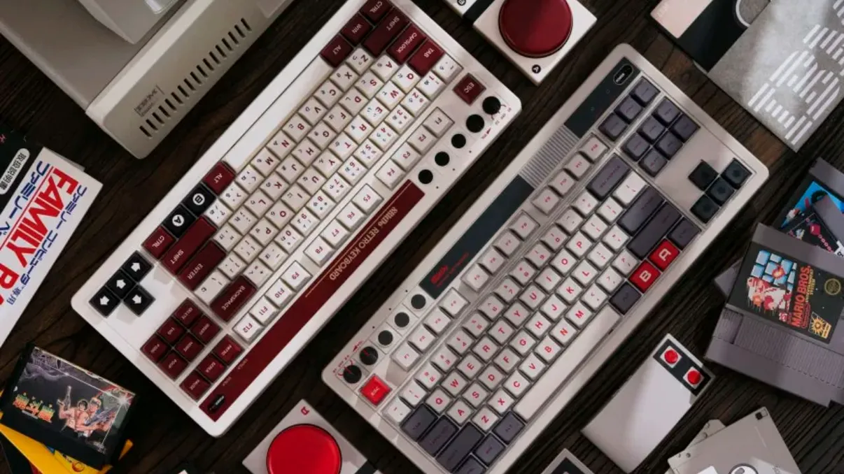 Tastatura mecanică pentru melancolici vine cu butoane gigant și e gata să fie ”lovită”: îți amintește de Nintendo