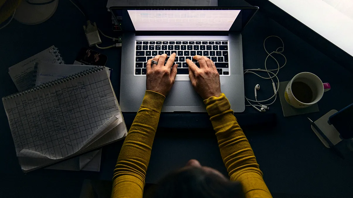 De ce nu e bună munca înapoi la birou: la ce concluzie au ajuns majoritatea 