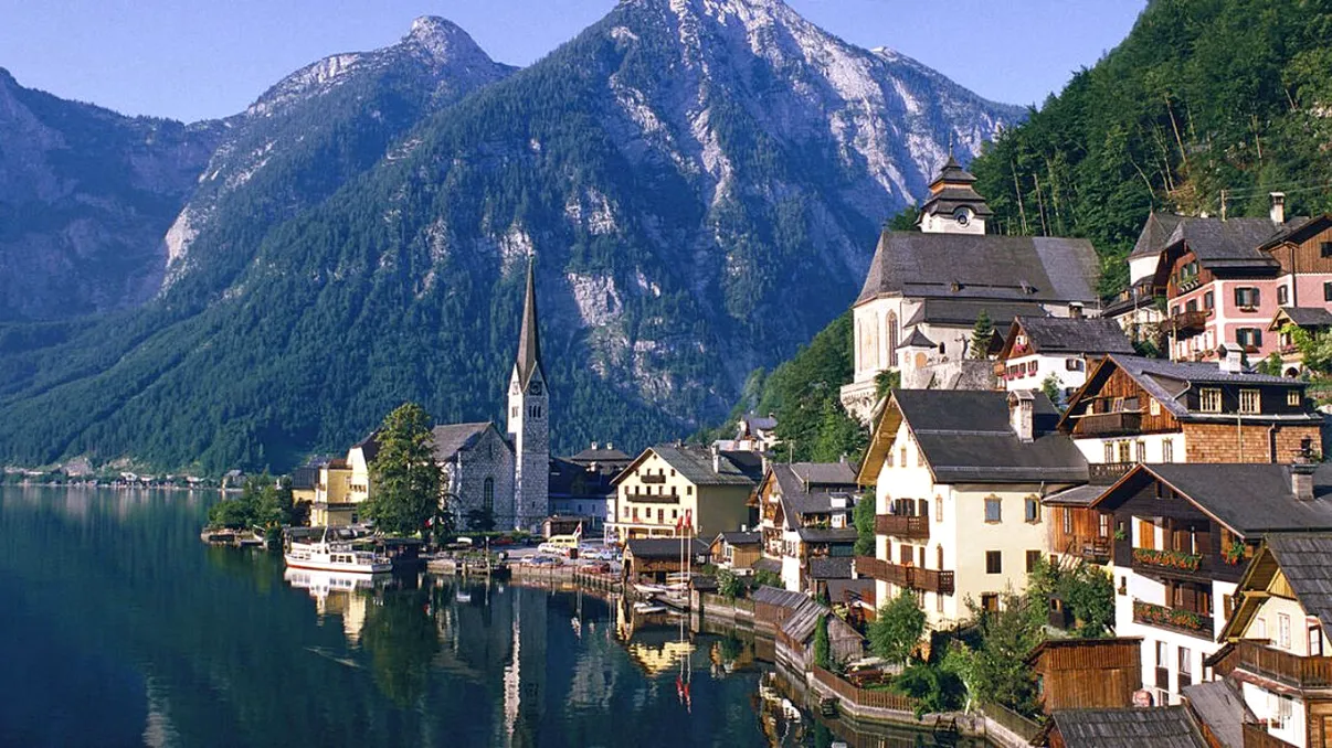 Protestul inedit care are loc într-o zonă de vis: Ce reclamă localnicii din Hallstatt