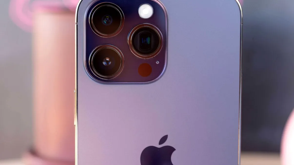 iPhone 15 Pro Max va fi cel mai popular: ce are special una dintre camerele sale