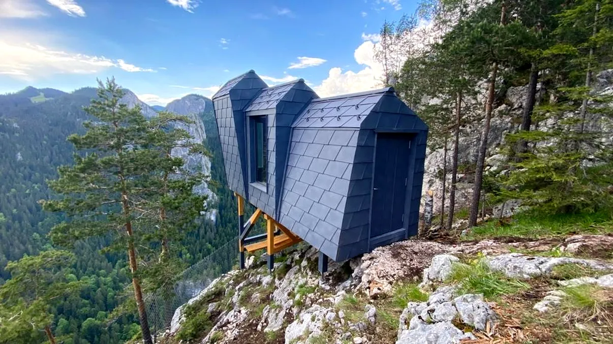 Refugiile montane sunt adesea distruse de turiști: „Au tăiat animale în refugii, au lăsat sânge”