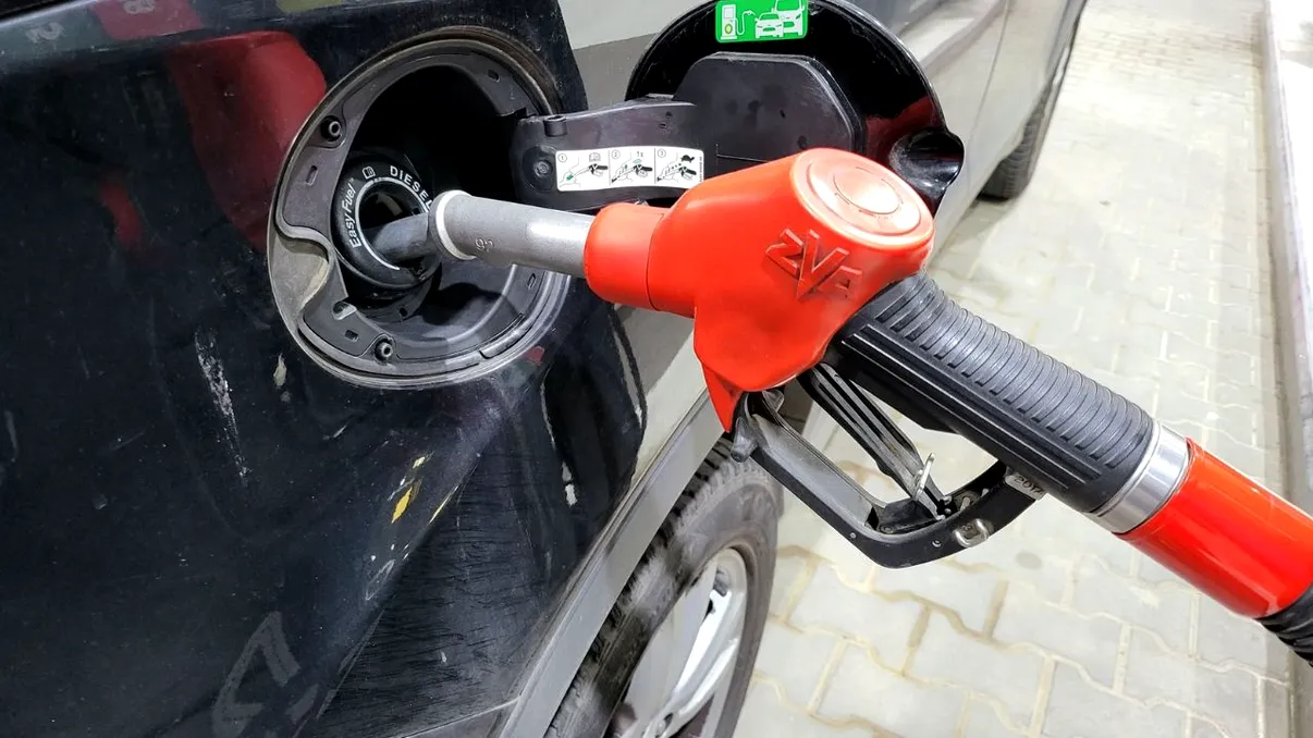 Cât costă benzina și motorina în România astăzi, 14 septembrie. Scumpirile se țin lanț pentru șoferii români