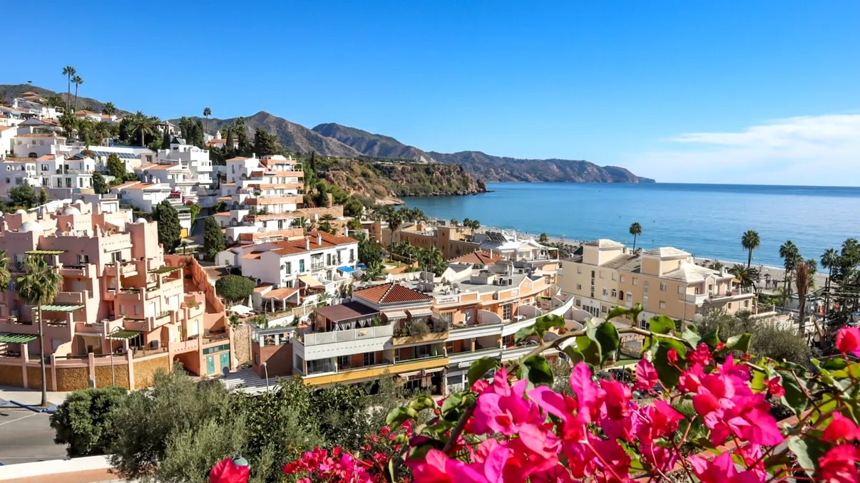 În 2023, românii cu bani își iau case de vacanță pe Costa del Sol, nu în Năvodari