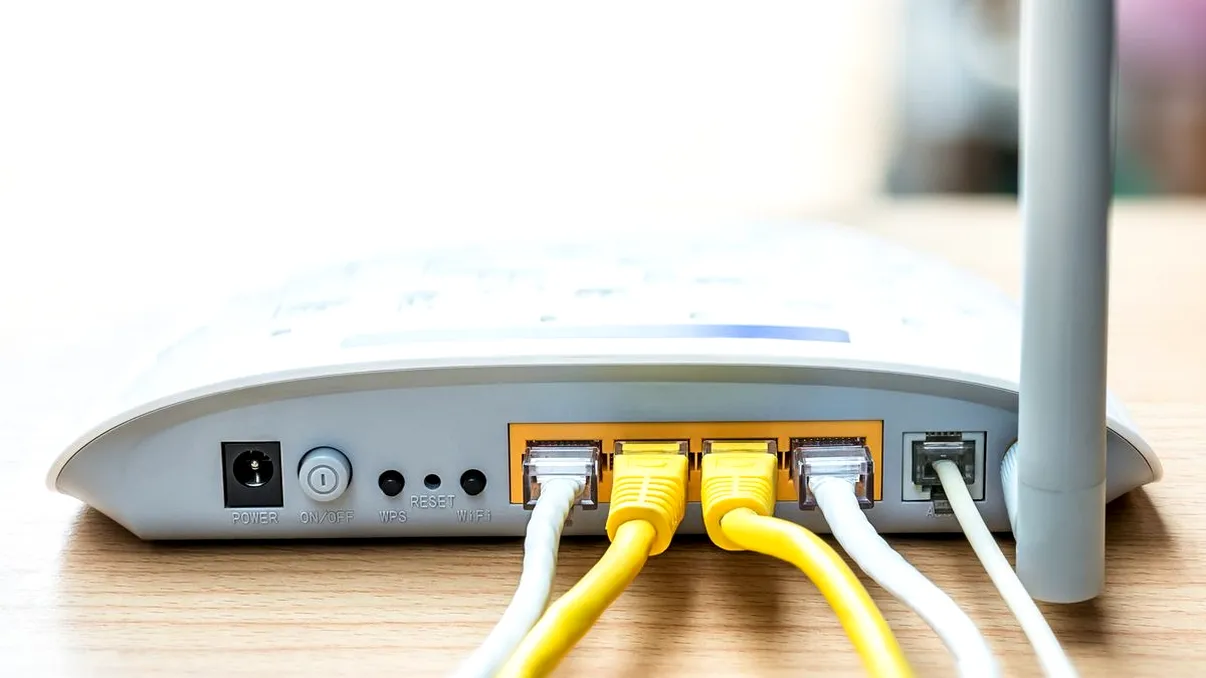 Cum crești semnalul din casă la Wi-Fi. Obiectele care nu trebuie să existe lângă routerul de internet