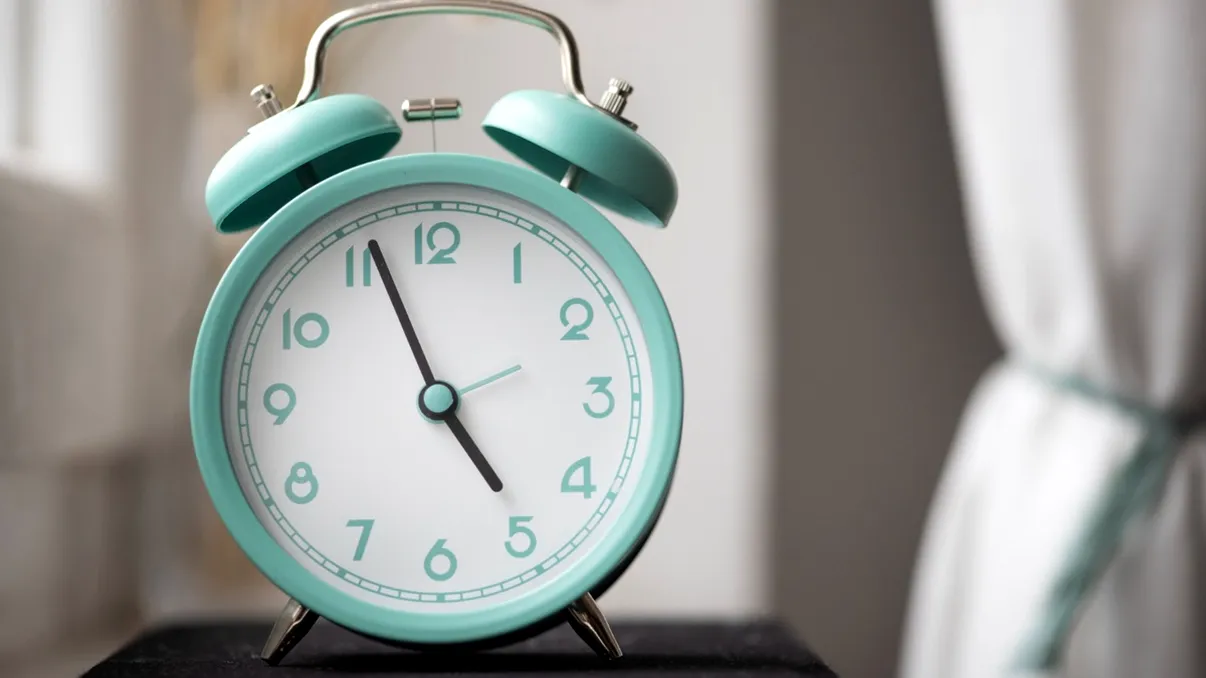 Ora de iarnă 2023. Când se dă ceasul înapoi, urmează cea mai lungă zi din an